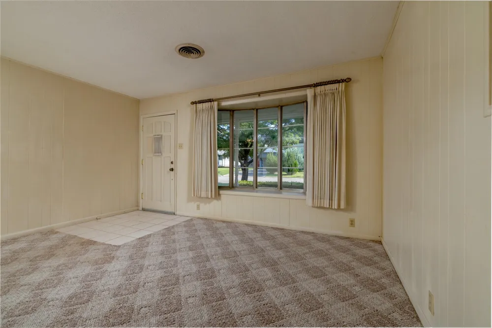 2002 Redbud Road Gainesville, TX 76240