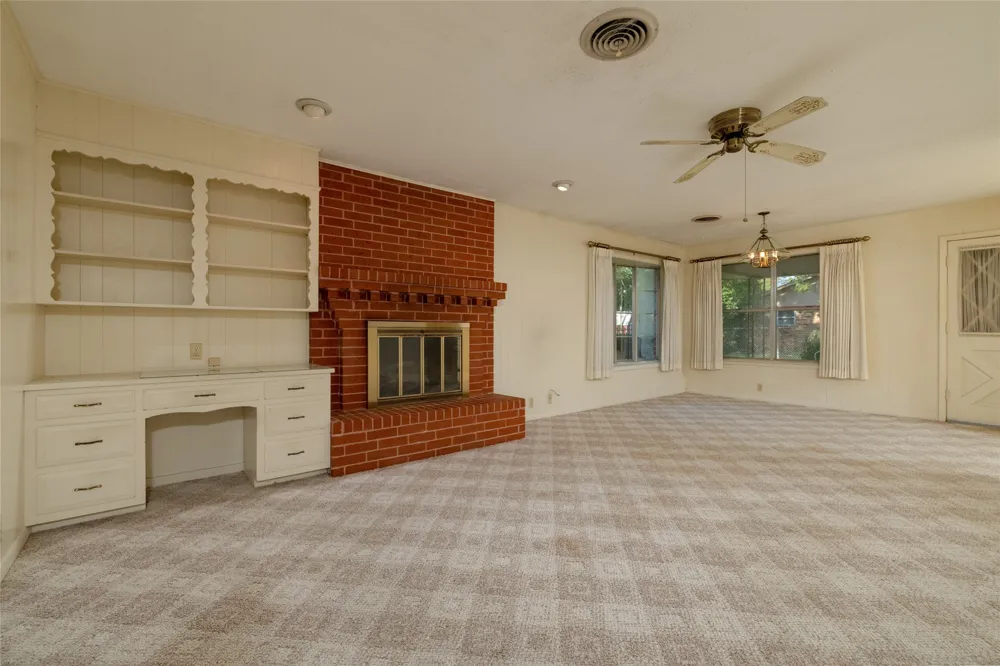 2002 Redbud Road Gainesville, TX 76240