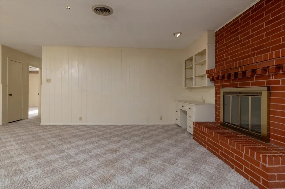 2002 Redbud Road Gainesville, TX 76240