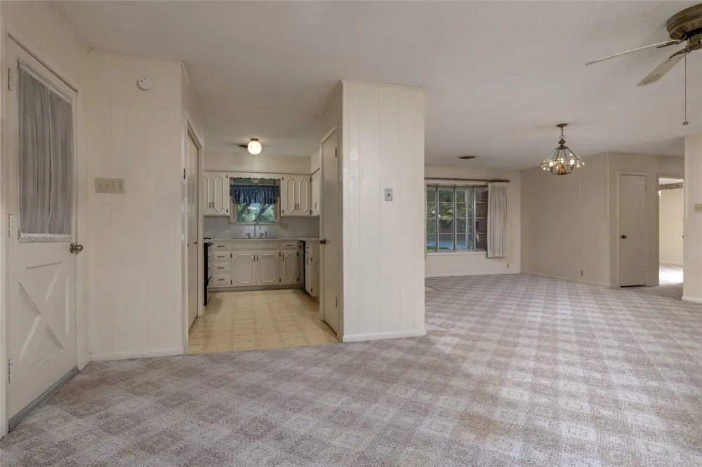 2002 Redbud Road Gainesville, TX 76240