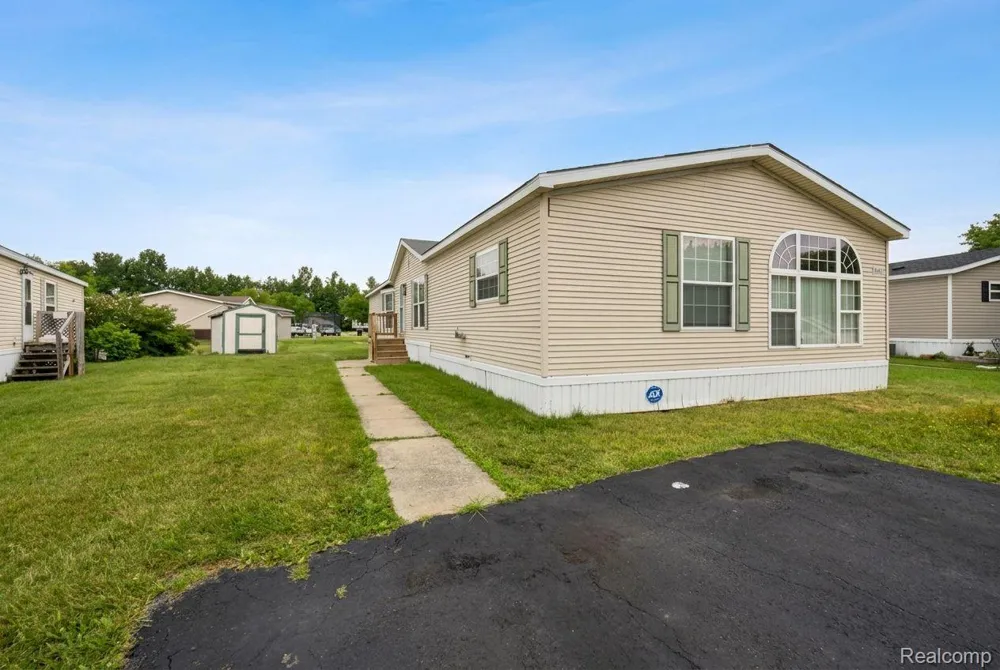 9327 GREENTREE DRIVE Berlin Charter Township, MI 48166