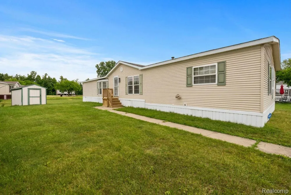 9327 GREENTREE DRIVE Berlin Charter Township, MI 48166