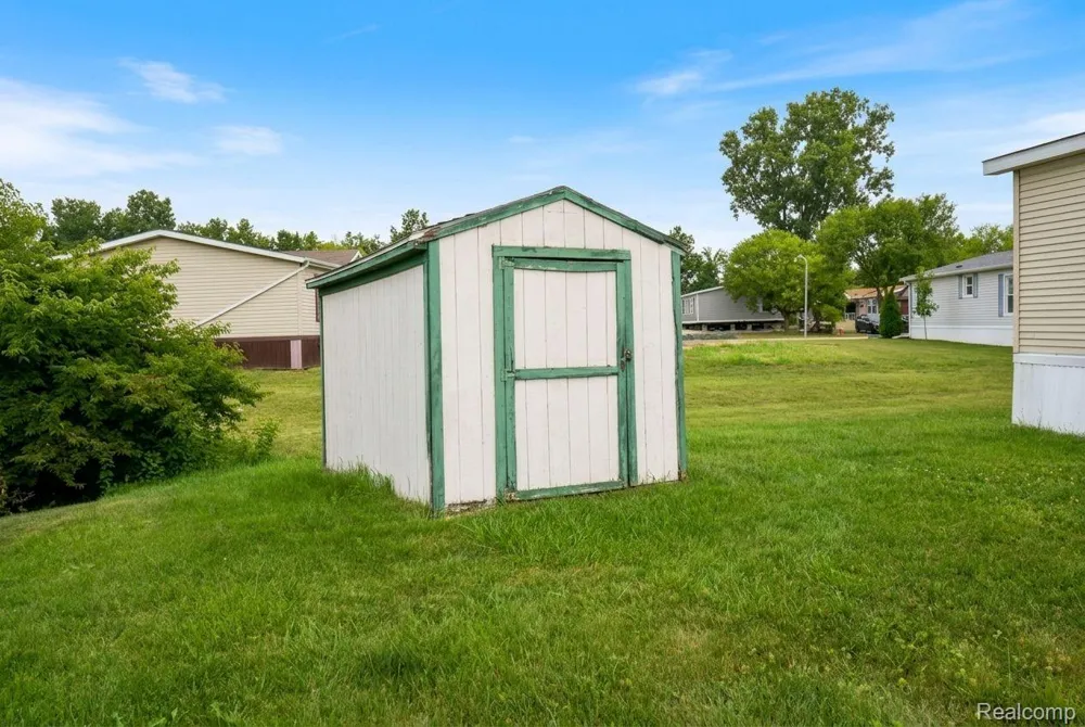 9327 GREENTREE DRIVE Berlin Charter Township, MI 48166