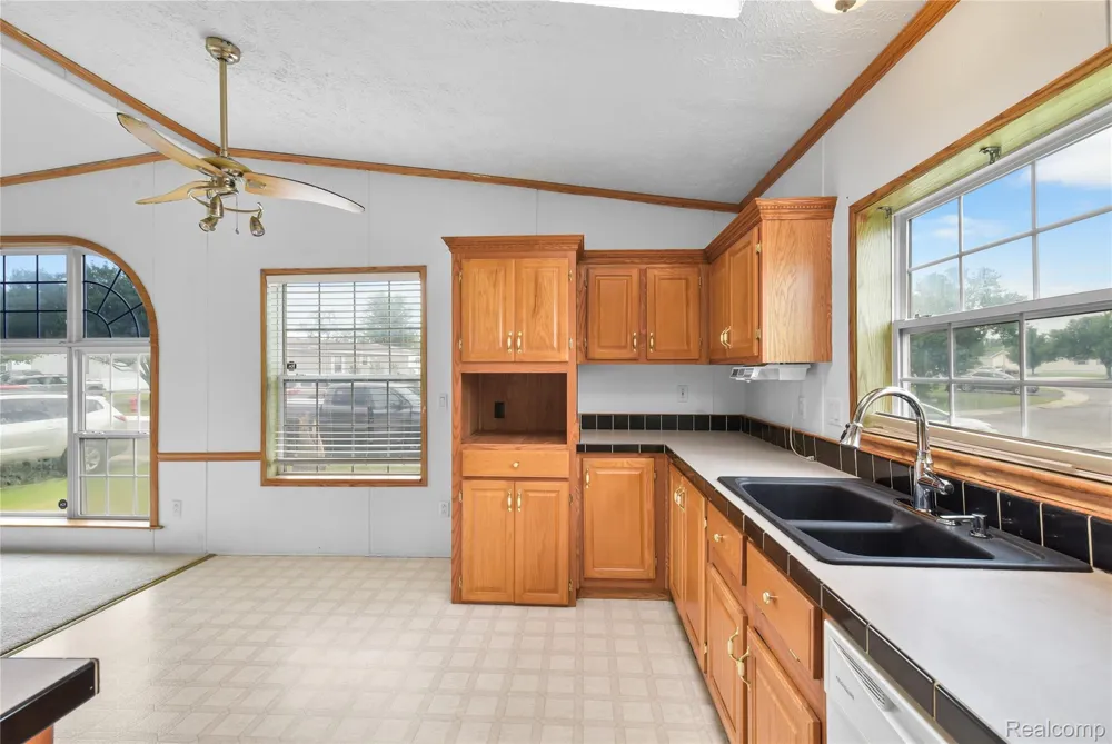 9327 GREENTREE DRIVE Berlin Charter Township, MI 48166