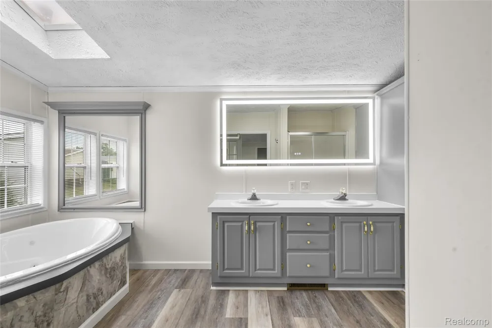 9327 GREENTREE DRIVE Berlin Charter Township, MI 48166