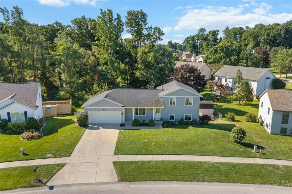 1338 Scott Creek Drive NE Belmont, MI 49306