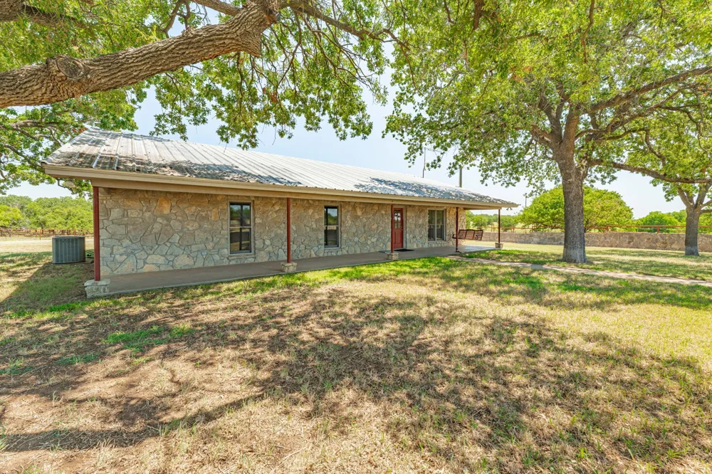 100 County Road 519 Stephenville, TX 76401