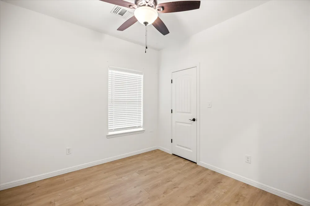 511 W 5th Street Tolar, TX 76476