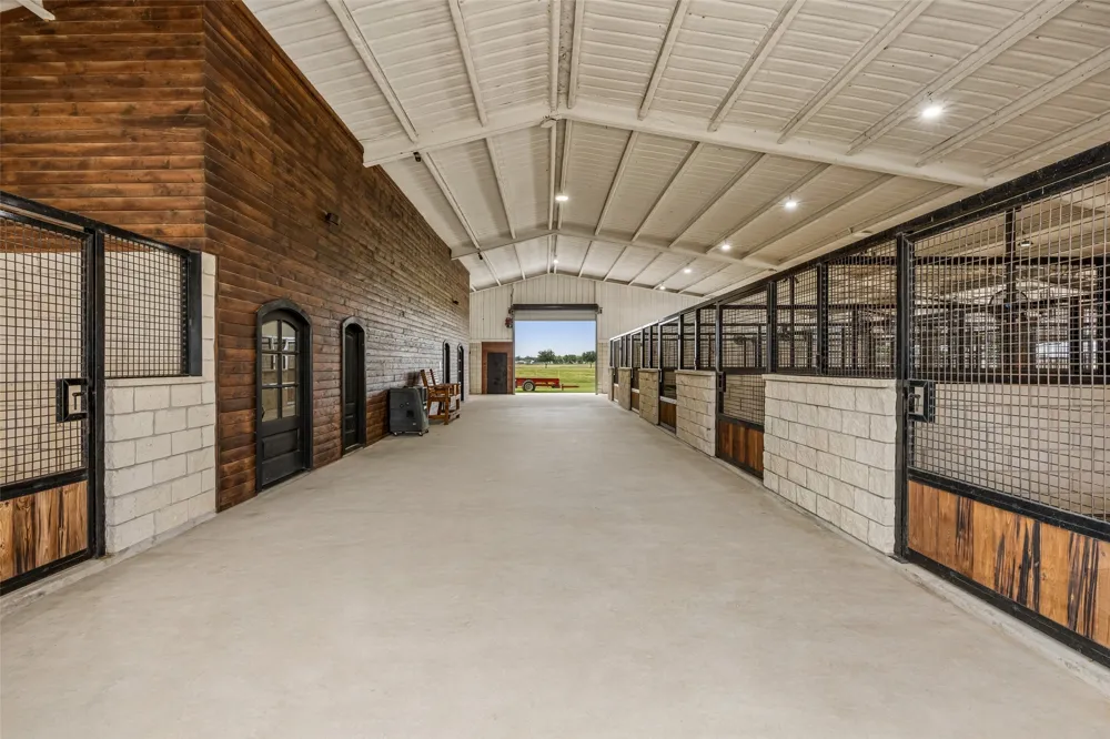 14714 US Highway 377 Whitesboro, TX 76273