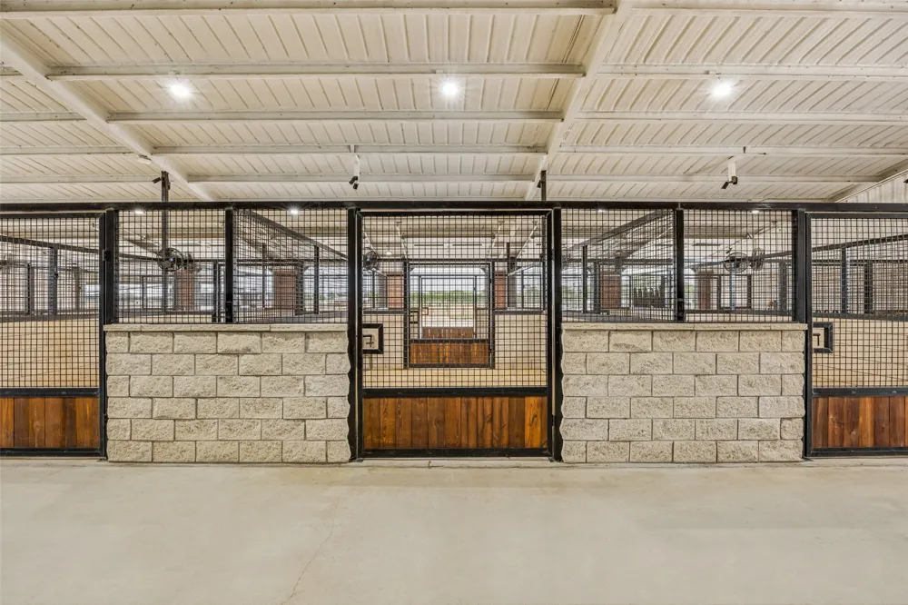14714 US Highway 377 Whitesboro, TX 76273