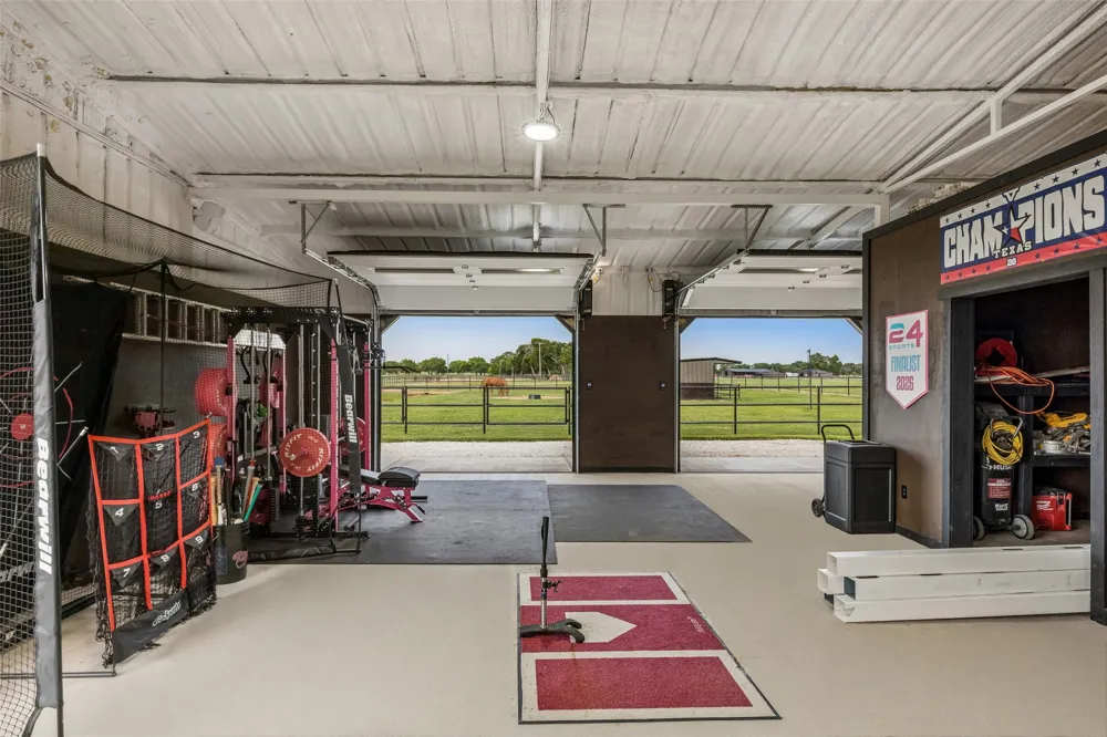 14714 US Highway 377 Whitesboro, TX 76273