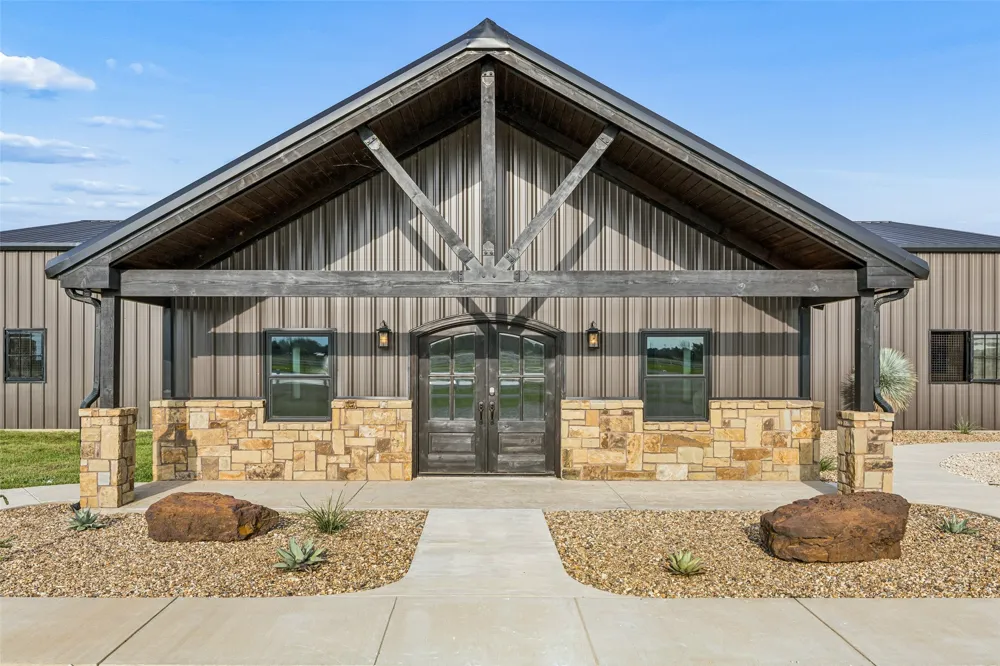 14714 US Highway 377 Whitesboro, TX 76273