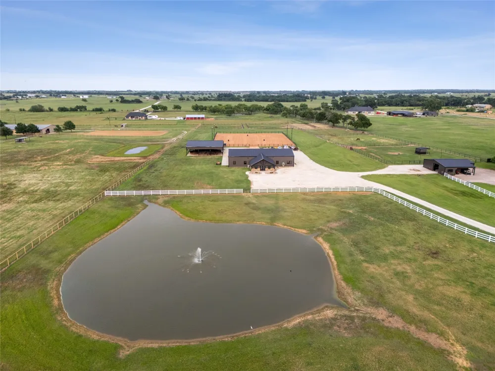 14714 US Highway 377 Whitesboro, TX 76273