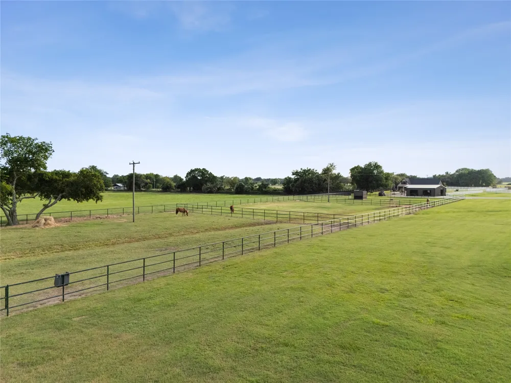 14714 US Highway 377 Whitesboro, TX 76273