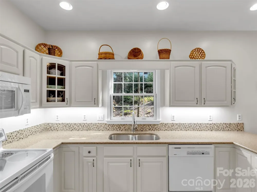 132 Aldersgate Road Waynesville, NC 28786