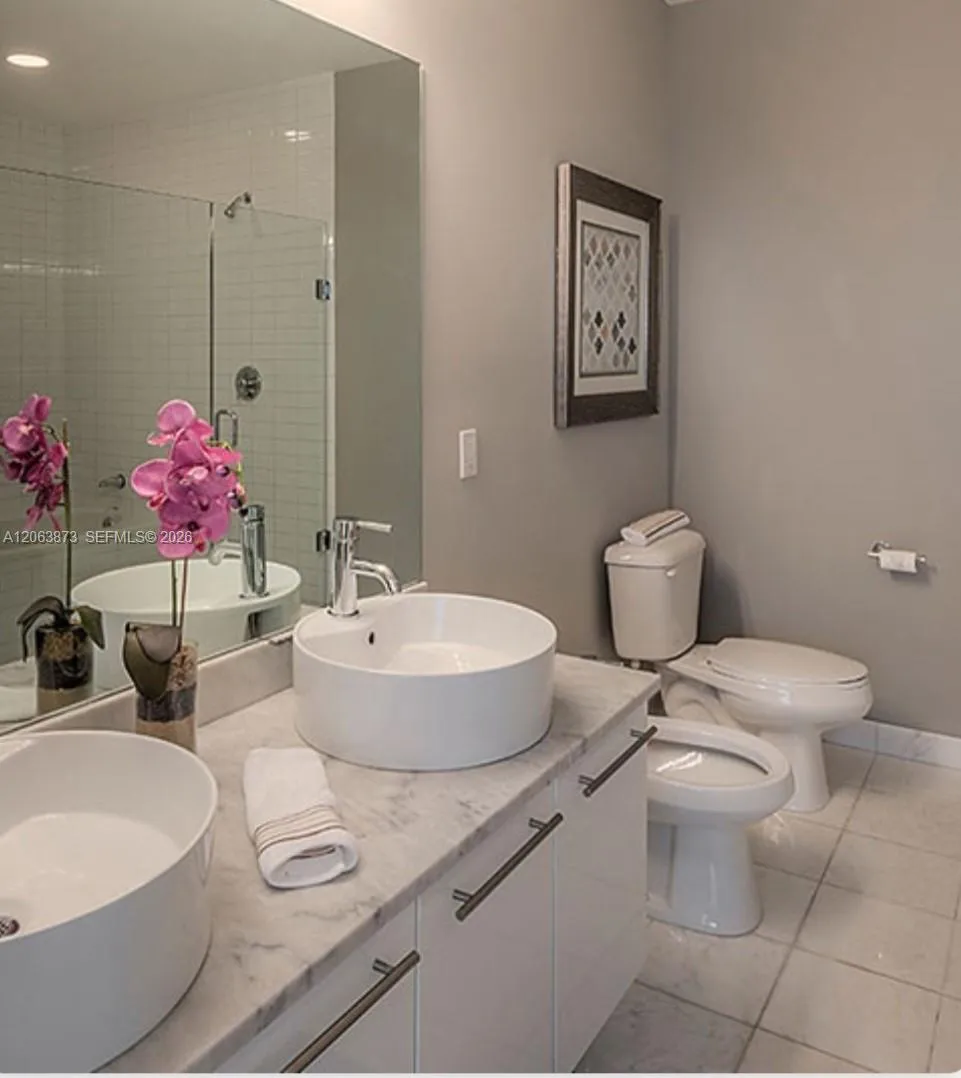 888 Biscayne Blvd #4009 Miami, FL 33132