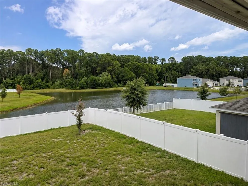 2736 DUMONT LANE Tavares, FL 32778