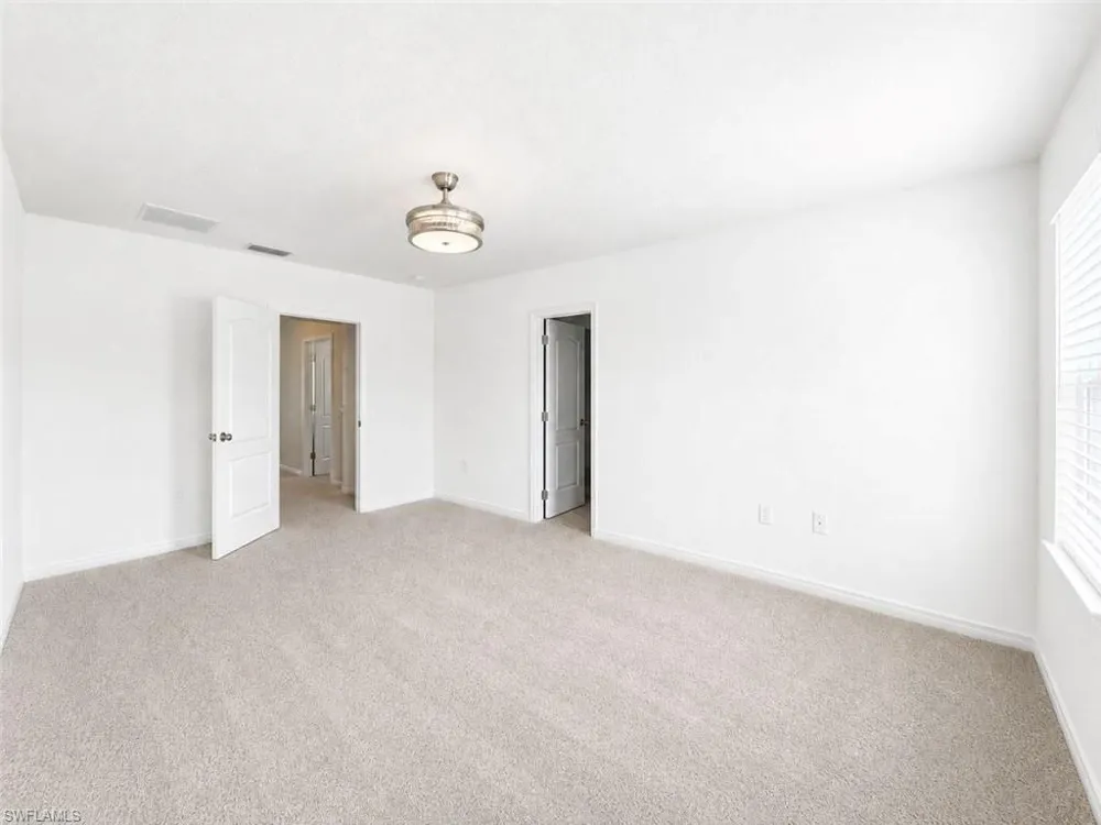 2736 DUMONT LANE Tavares, FL 32778