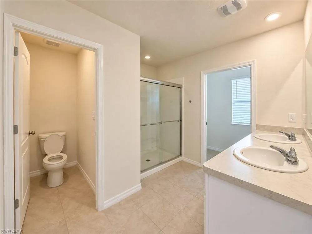 2736 DUMONT LANE Tavares, FL 32778