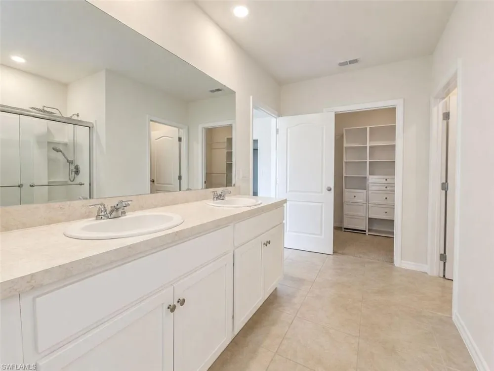 2736 DUMONT LANE Tavares, FL 32778