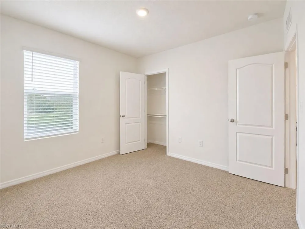 2736 DUMONT LANE Tavares, FL 32778