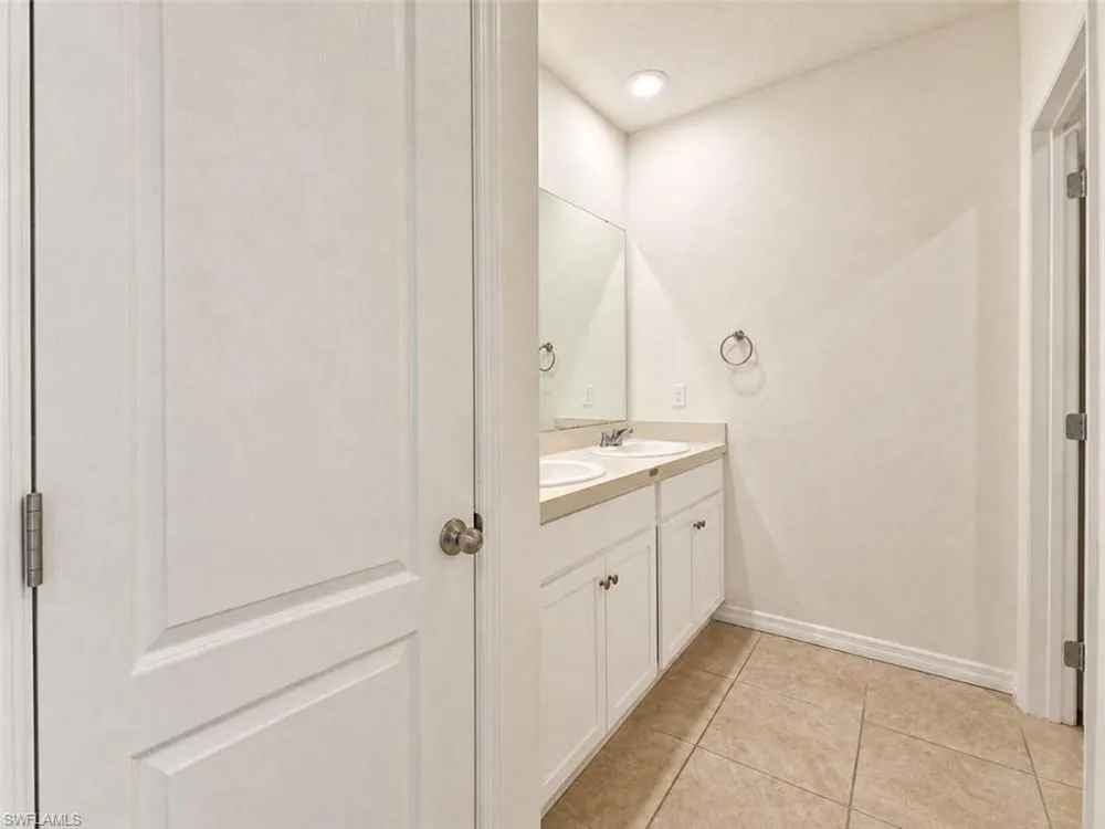 2736 DUMONT LANE Tavares, FL 32778
