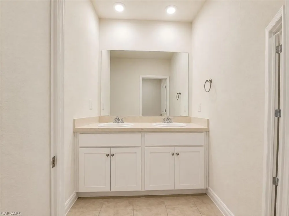 2736 DUMONT LANE Tavares, FL 32778