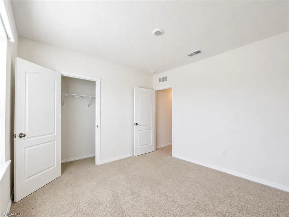 2736 DUMONT LANE Tavares, FL 32778