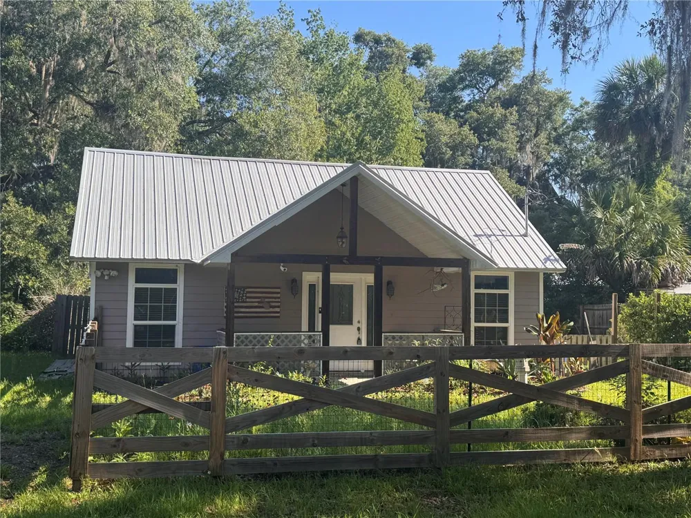 103 GROVE STREET Melrose, FL 32666