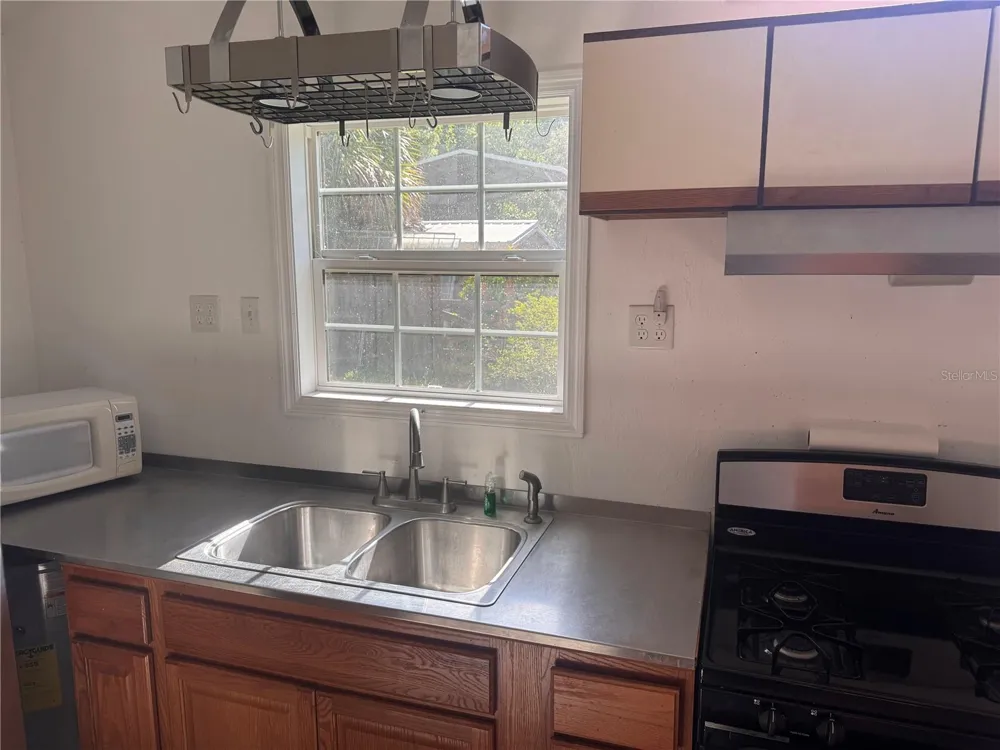 103 GROVE STREET Melrose, FL 32666