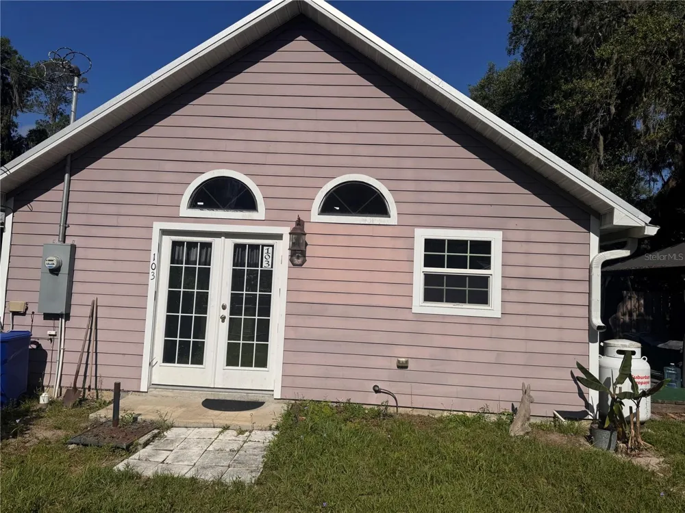 103 GROVE STREET Melrose, FL 32666
