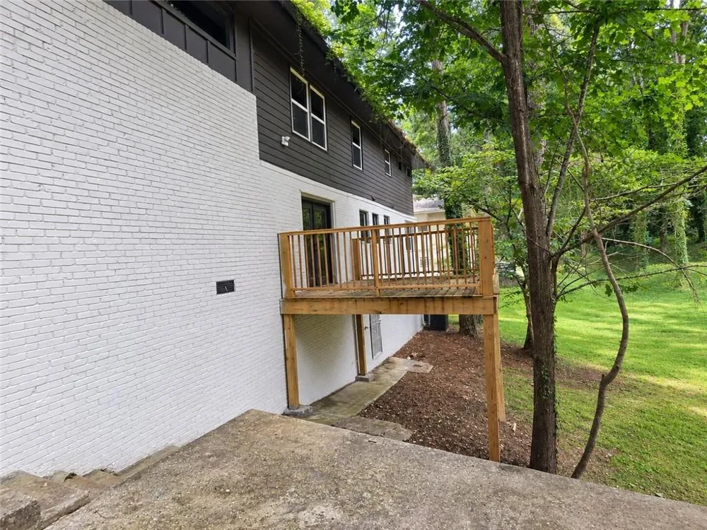 2851 Headland Drive East Point, GA 30344