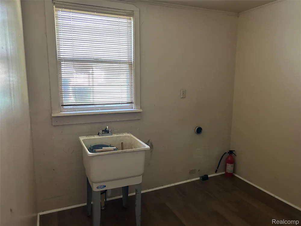 1285 Grange Hall Road Holly Township, MI 48430