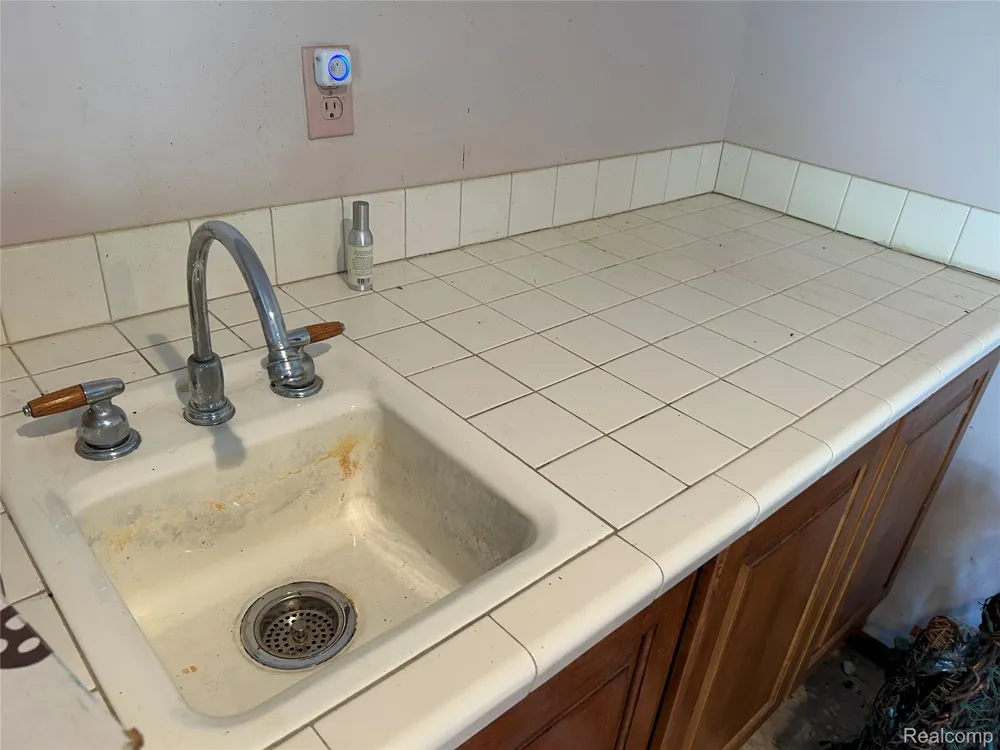 1285 Grange Hall Road Holly Township, MI 48430