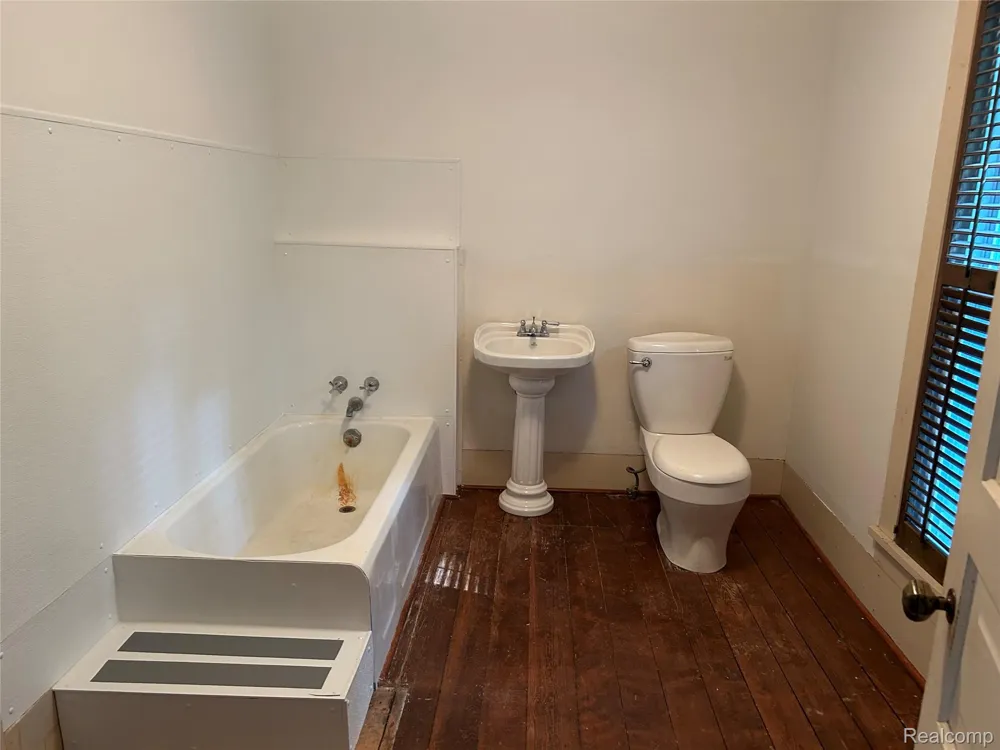 1285 Grange Hall Road Holly Township, MI 48430