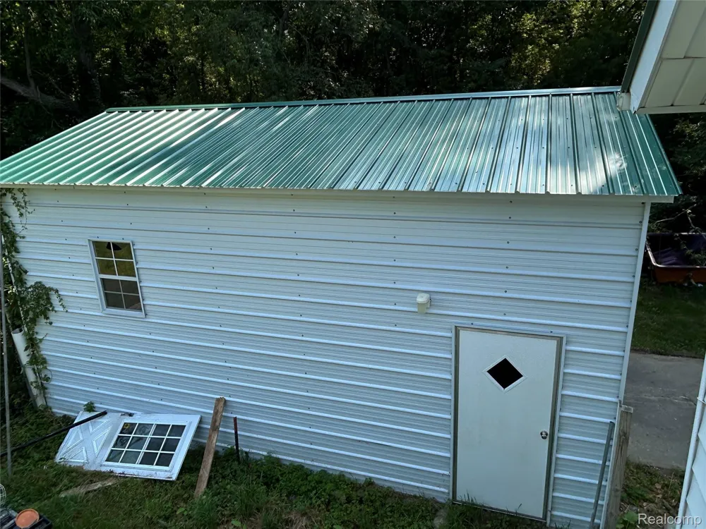 1285 Grange Hall Road Holly Township, MI 48430