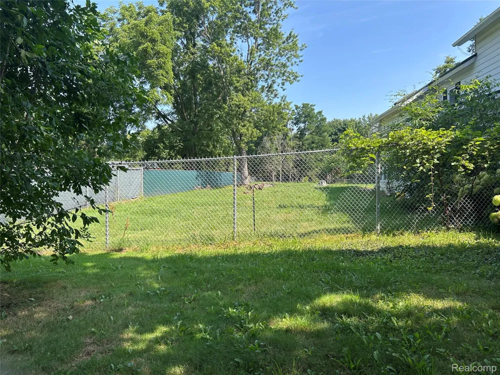 1285 Grange Hall Road Holly Township, MI 48430