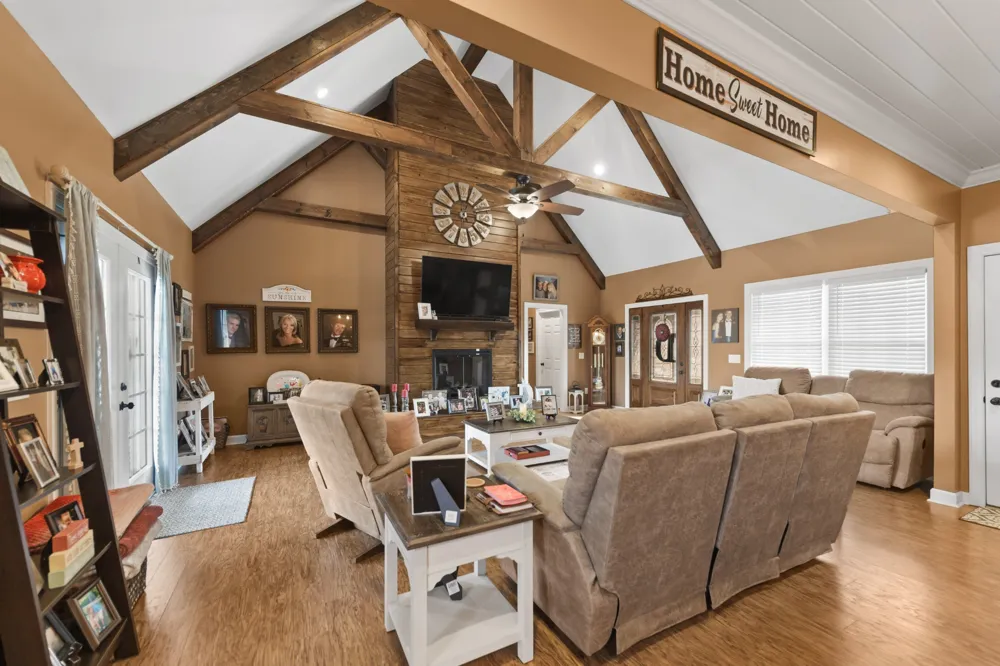 1953 Franklin Pike Lewisburg, TN 37091