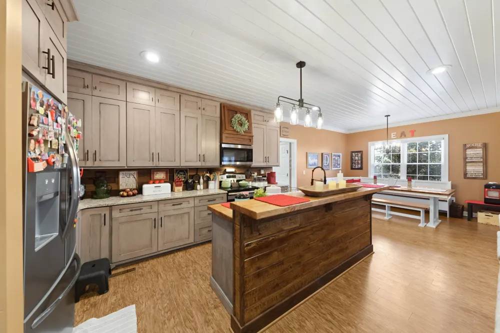 1953 Franklin Pike Lewisburg, TN 37091