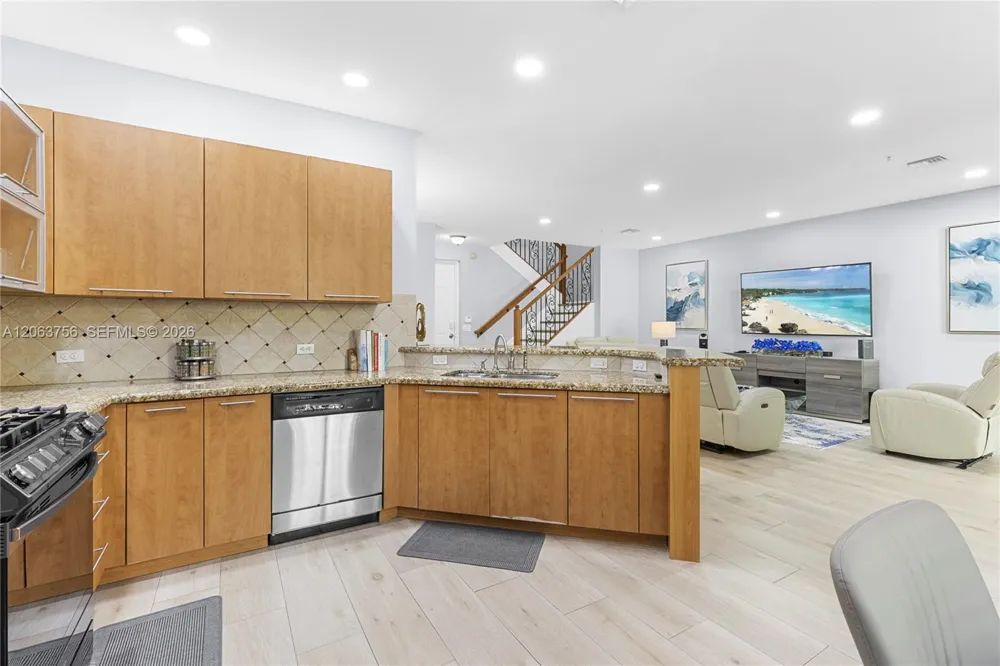 2900 NW 125th Ave #3-107 Sunrise, FL 33323