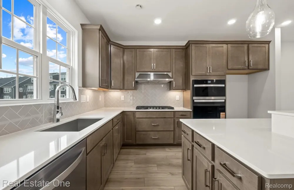 309 Sydney Court Plymouth City, MI 48170