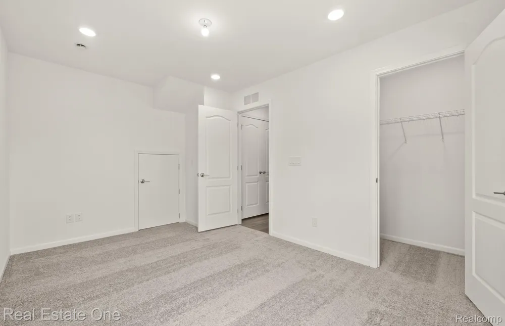 309 Sydney Court Plymouth City, MI 48170