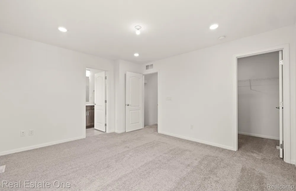 309 Sydney Court Plymouth City, MI 48170