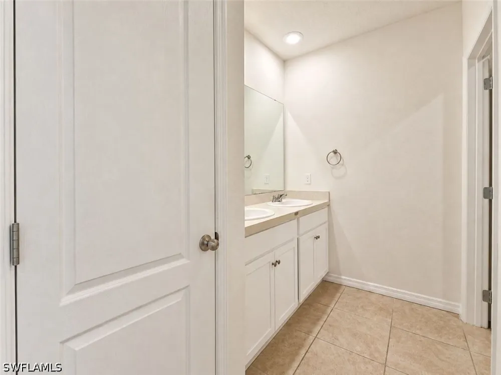 DUMONT LANE Tavares, FL 32778