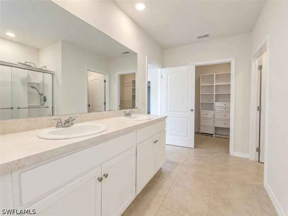 DUMONT LANE Tavares, FL 32778