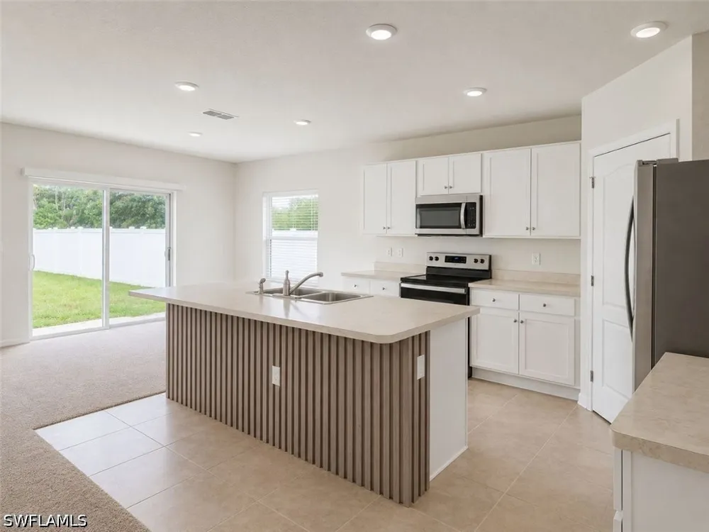 DUMONT LANE Tavares, FL 32778