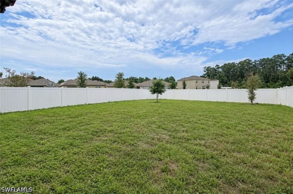 DUMONT LANE Tavares, FL 32778