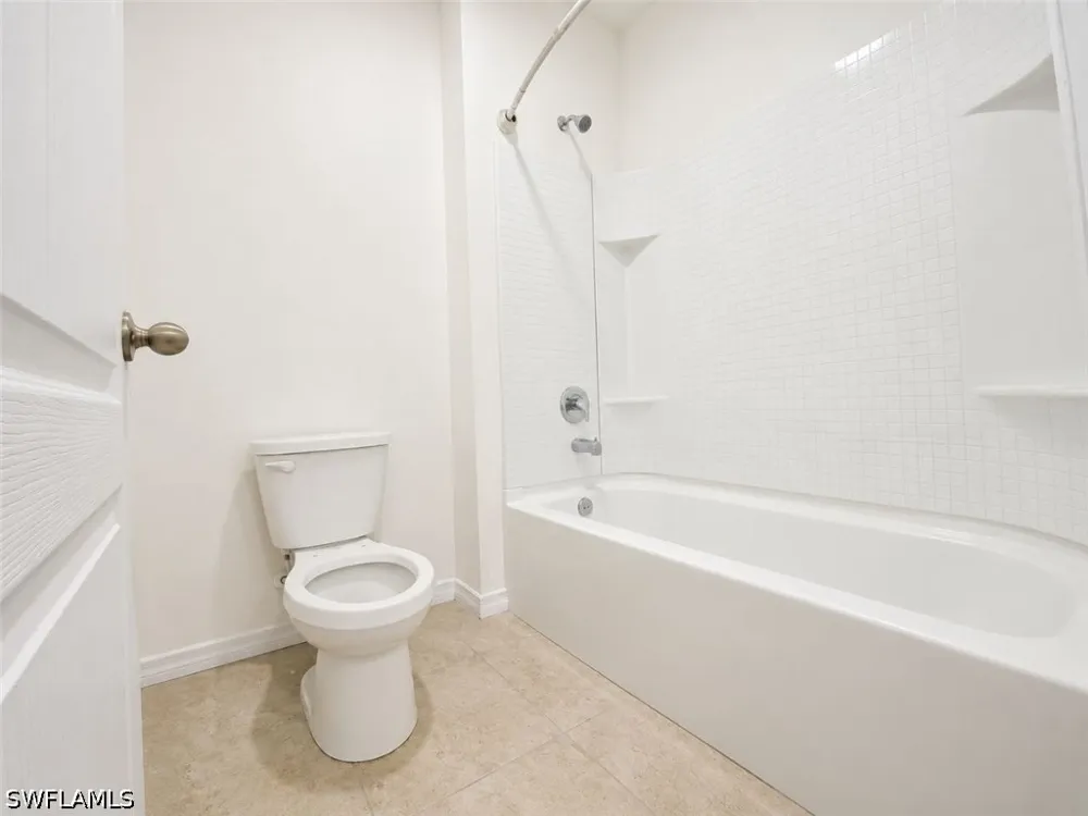 DUMONT LANE Tavares, FL 32778