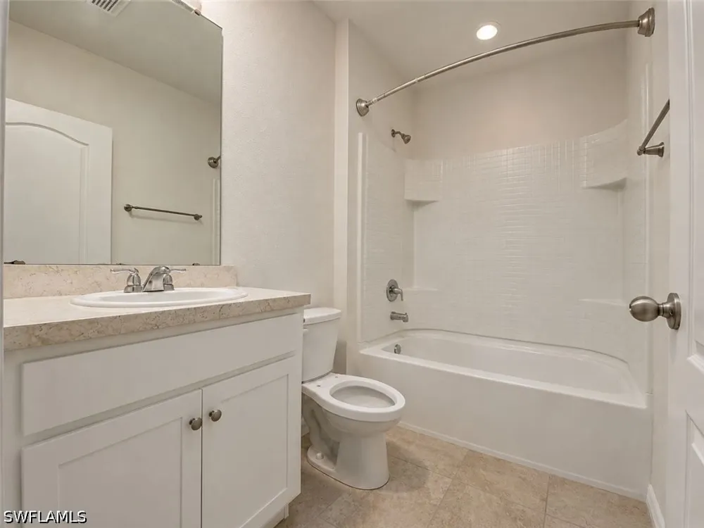DUMONT LANE Tavares, FL 32778
