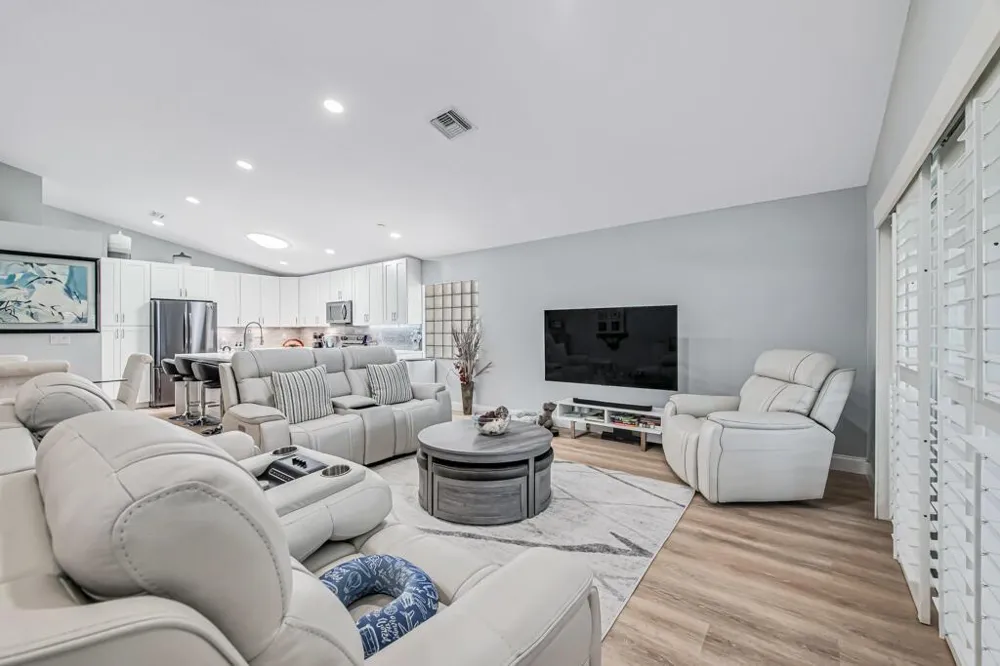 8184 Florenza Drive Boynton Beach, FL 33472